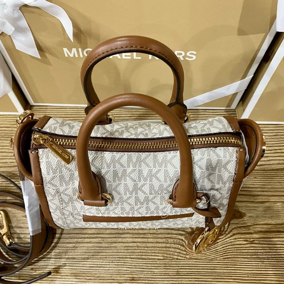 NWT Michael Kors Crossbody Small Handbag Vanilla and Brown - Picture 4 of 9